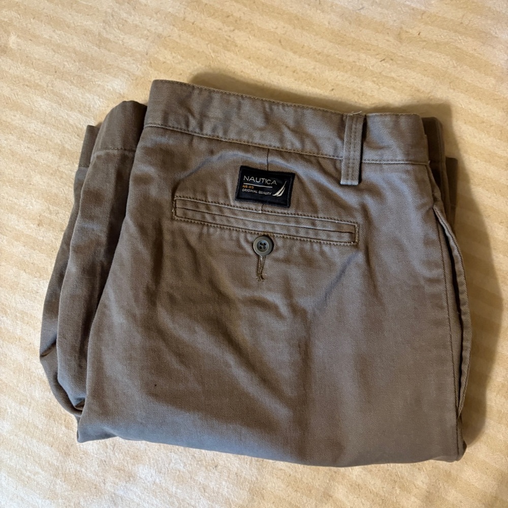 Nautica Men’s Rigger Greige Khaki Shorts Size 34W 100% COTTON - Picture 2 of 6